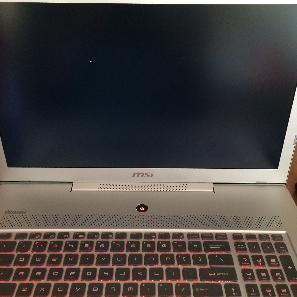 MSI GS70 white dash